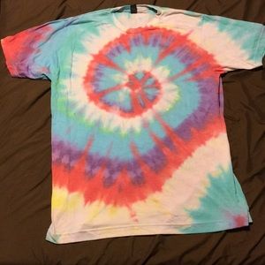 The dye women’s large tee